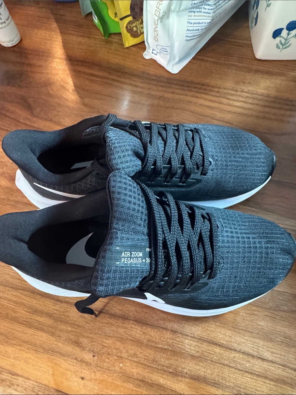 Nike Women's Men's Air Zoom Pegasus 39 Black/White Running Shoes size 6